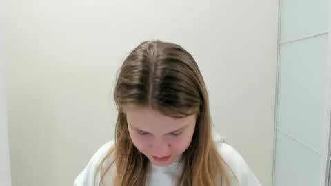 ninarihh online show from 10-23-25, 07:40