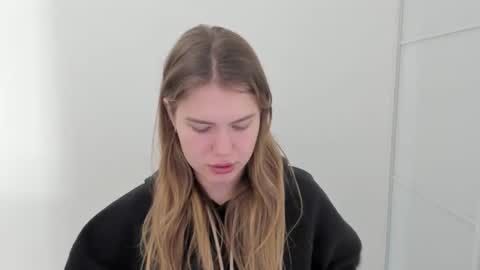 ninarihh online show from 11-14-25, 09:19