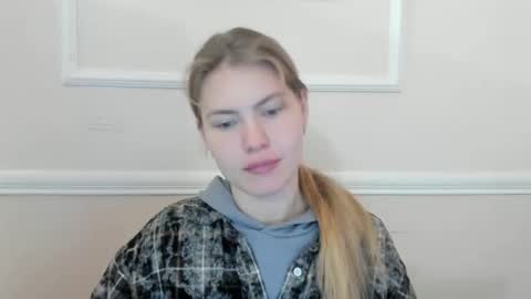 ninarihh online show from 11-23-25, 09:09