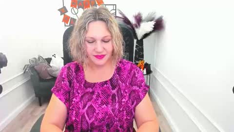 ninastarle online show from 10-29-25, 05:10