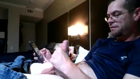 Snapshot of nineinchbronco chatting on 11-15-25, 12:34 nineinchbronco online show from 11-15-25, 12:34