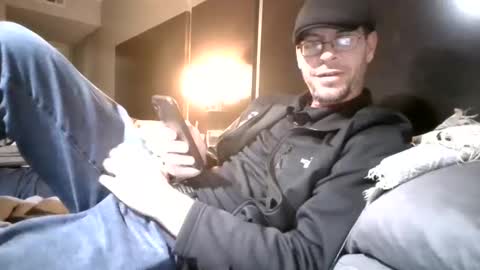 Snapshot of nineinchbronco chatting on 11-16-25, 11:27 nineinchbronco online show from 11-16-25, 11:27