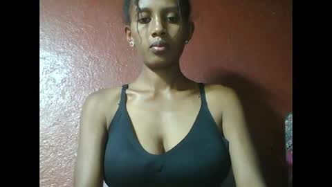 ninie246746 online show from 02-11-25, 08:48