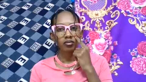 Snapshot of ninie246746 chatting on 07-07-26, 07:23 ninie246746 online show from 07-07-26, 07:23