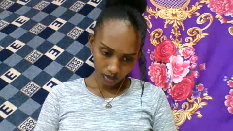 Snapshot of ninie246746 chatting on 07-11-26, 07:44 ninie246746 online show from 07-11-26, 07:44
