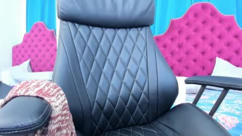 nina dee online show from 02-28-25, 10:52