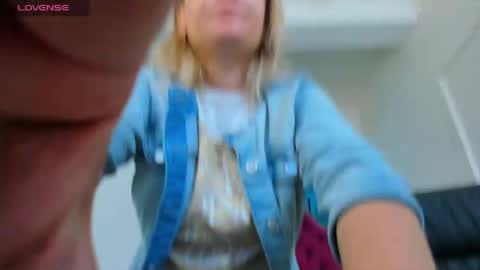 Snapshot of ninna_dee chatting on 05-25-26, 05:02 nina dee online show from 05-25-26, 05:02