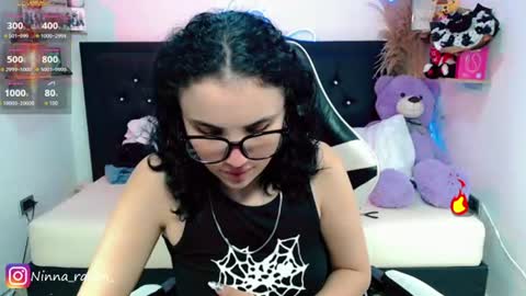 Snapshot of ninna_raven chatting on 06-17-26, 12:24 Ninna online show from 06-17-26, 12:24