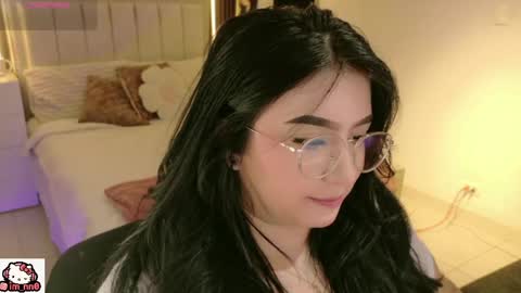 Nina online show from 05-15-26, 01:18