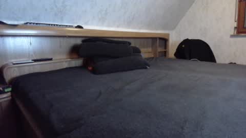 Snapshot of nixan85 chatting on 02-02-25, 10:06 nixan85 online show from 02-02-25, 10:06