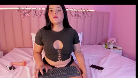 Snapshot of nixierose_ chatting on 07-28-26, 04:08 Nixie online show from 07-28-26, 04:08