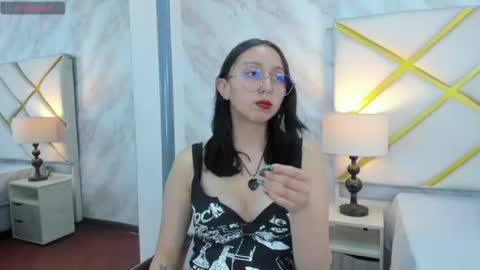 Catalina online show from 06-18-26, 10:58