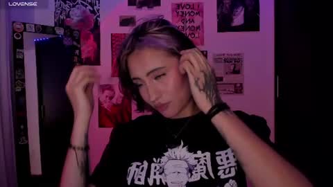 Snapshot of nixxie_ chatting on 06-16-26, 02:03 Nixxie online show from 06-16-26, 02:03