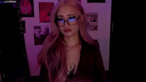 Snapshot of nixxie_ chatting on 07-10-26, 02:16 Nixxie online show from 07-10-26, 02:16