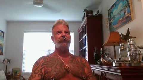 Snapshot of njdbear chatting on 09-20-25, 10:11 Don online show from 09-20-25, 10:11