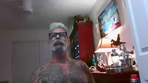 Snapshot of njdbear chatting on 10-11-25, 12:54 Don online show from 10-11-25, 12:54