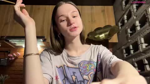 Tears Lora online show from 01-12-26, 01:44