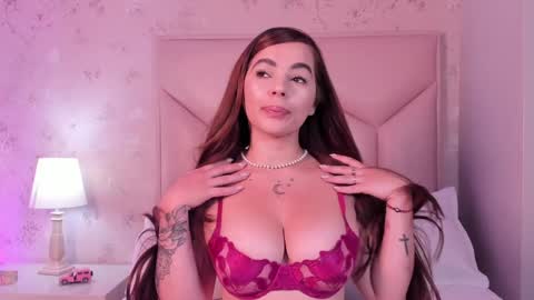 Snapshot of noa_butterfly chatting on 02-04-25, 11:49 ambarsulliva online show from 02-04-25, 11:49