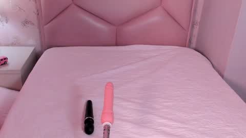 Snapshot of noa_butterfly chatting on 02-08-25, 03:00 ambarsulliva online show from 02-08-25, 03:00