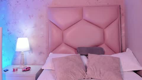 Snapshot of noa_butterfly chatting on 02-13-25, 11:50 ambarsulliva online show from 02-13-25, 11:50