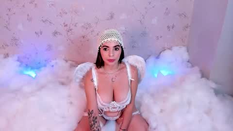 Snapshot of noa_butterfly chatting on 10-26-25, 11:38 ambarsulliva online show from 10-26-25, 11:38