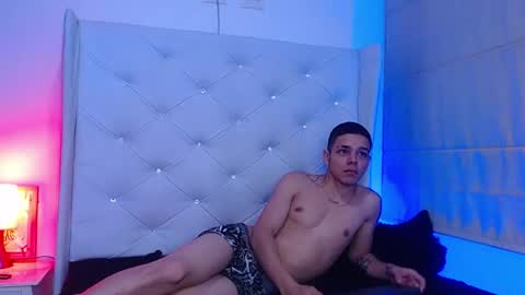 Zoe  online show from 11-23-25, 04:56