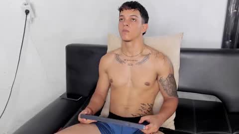 Snapshot of noah_cole_ chatting on 10-15-25, 07:58 Noah online show from 10-15-25, 07:58