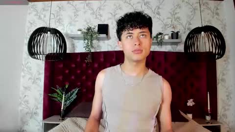 noah_dupont_ online show from 12-01-25, 11:48