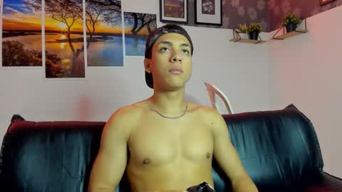 noah_flynn1 online show from 02-10-26, 09:46