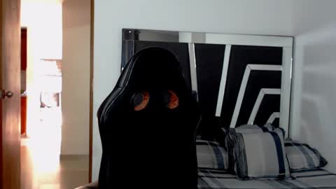 Noah Harris01 online show from 12-04-24, 01:42