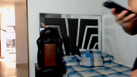 Noah Harris01 online show from 11-20-25, 02:28