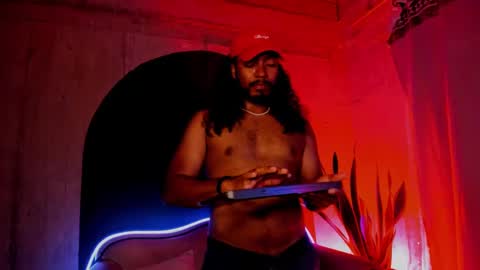 Snapshot of noah_jones__ chatting on 12-11-24, 04:28 Noah online show from 12-11-24, 04:28