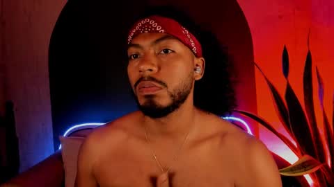 Snapshot of noah_jones__ chatting on 02-07-25, 12:09 Noah online show from 02-07-25, 12:09