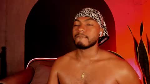 Snapshot of noah_jones__ chatting on 02-25-25, 02:03 Noah online show from 02-25-25, 02:03