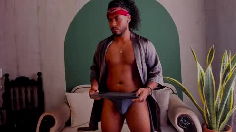 Snapshot of noah_jones__ chatting on 02-27-25, 04:32 Noah online show from 02-27-25, 04:32