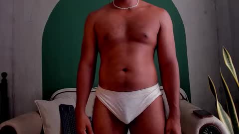 Snapshot of noah_jones__ chatting on 09-18-25, 06:43 Noah online show from 09-18-25, 06:43