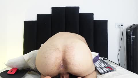 Snapshot of noah_loveboy chatting on 01-16-25, 10:12 Noah online show from 01-16-25, 10:12