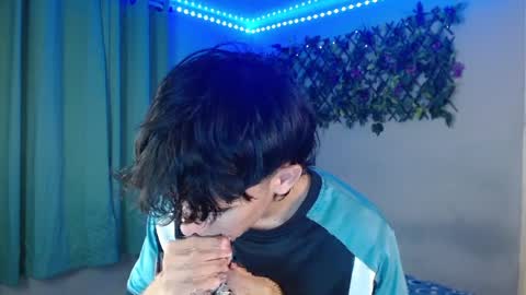 Snapshot of noah_millerx_ chatting on 04-11-26, 05:01 noah online show from 04-11-26, 05:01