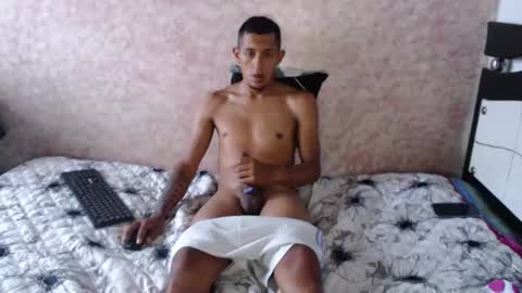 Snapshot of noah_roberts_ chatting on 01-09-25, 10:31 Noah online show from 01-09-25, 10:31