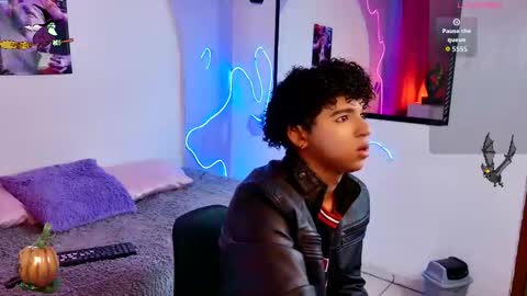 noah_smith04 online show from 10-25-25, 08:36