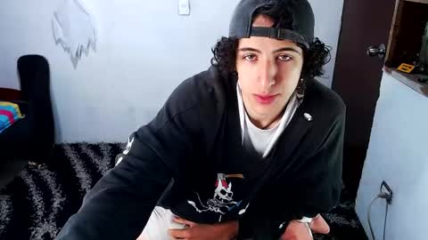 Snapshot of noah_sokolov_ chatting on 06-06-26, 04:12 Kervs online show from 06-06-26, 04:12