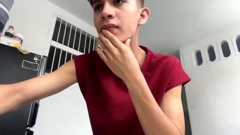 noah tyler  online show from 01-26-25, 07:41