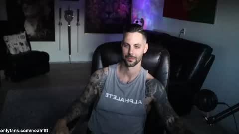 Snapshot of noahfitt chatting on 06-23-26, 03:04 Noah Fitt online show from 06-23-26, 03:04