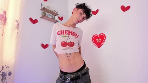 Snapshot of noahfox_12 chatting on 05-11-26, 03:07 Noah fox online show from 05-11-26, 03:07