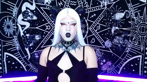 caroline online show from 04-17-26, 10:02