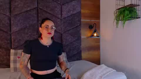 Snapshot of noeliasaenz chatting on 07-17-26, 02:51 NOELIA online show from 07-17-26, 02:51