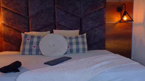 Snapshot of noeliasaenz chatting on 07-21-26, 02:47 NOELIA online show from 07-21-26, 02:47
