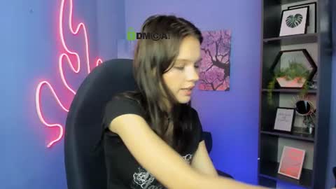 Snapshot of noelle_woww chatting on 07-24-26, 01:42 Noelle online show from 07-24-26, 01:42