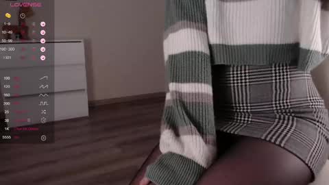 Snapshot of noelleneptune chatting on 01-13-25, 10:36 noelleneptune online show from 01-13-25, 10:36