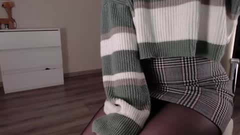 Snapshot of noelleneptune chatting on 02-16-25, 05:37 noelleneptune online show from 02-16-25, 05:37